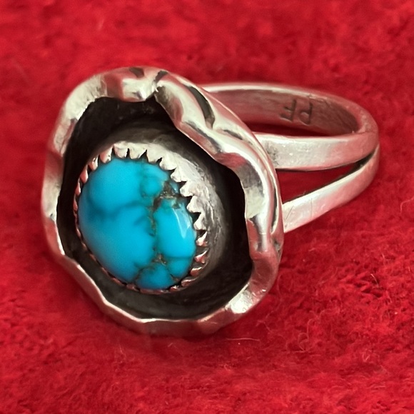 Turquoise and Silver Ring - Picture 5 of 8